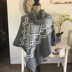 Grey and white sweater poncho
